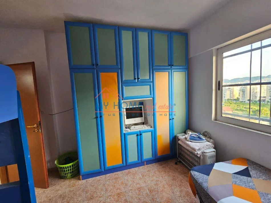 Shqiperi, jepet me qera apartament 2+1+Ballkon Kati 9, 100 m² 550 € (Rruga Dritan Hoxha)
