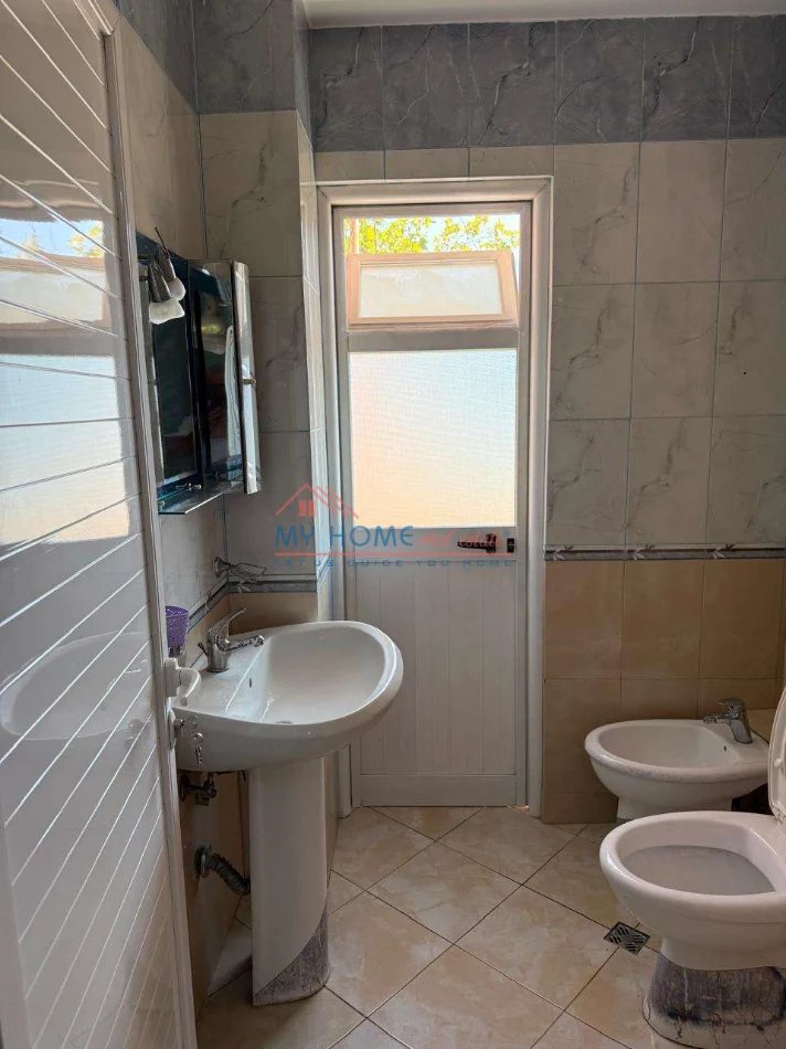 Tirane, jepet me qera apartament Kati 3, 66 m² 500 € (Materniteti i Ri)