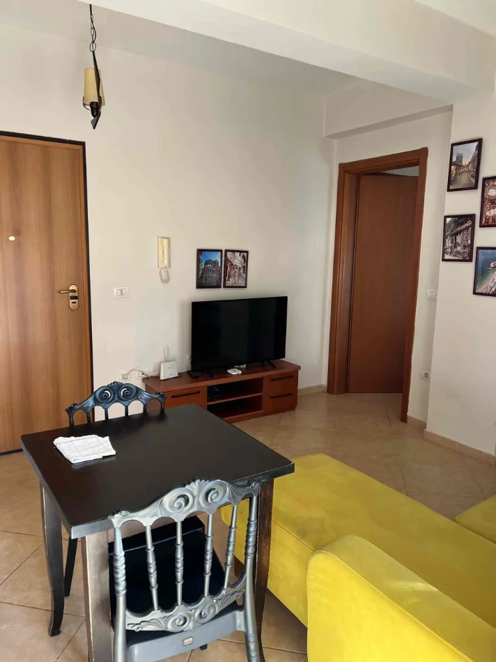 Tirane, jepet me qera apartament 1+1+Ballkon Kati 5, 67 m² 500 € (DON BOSKO)