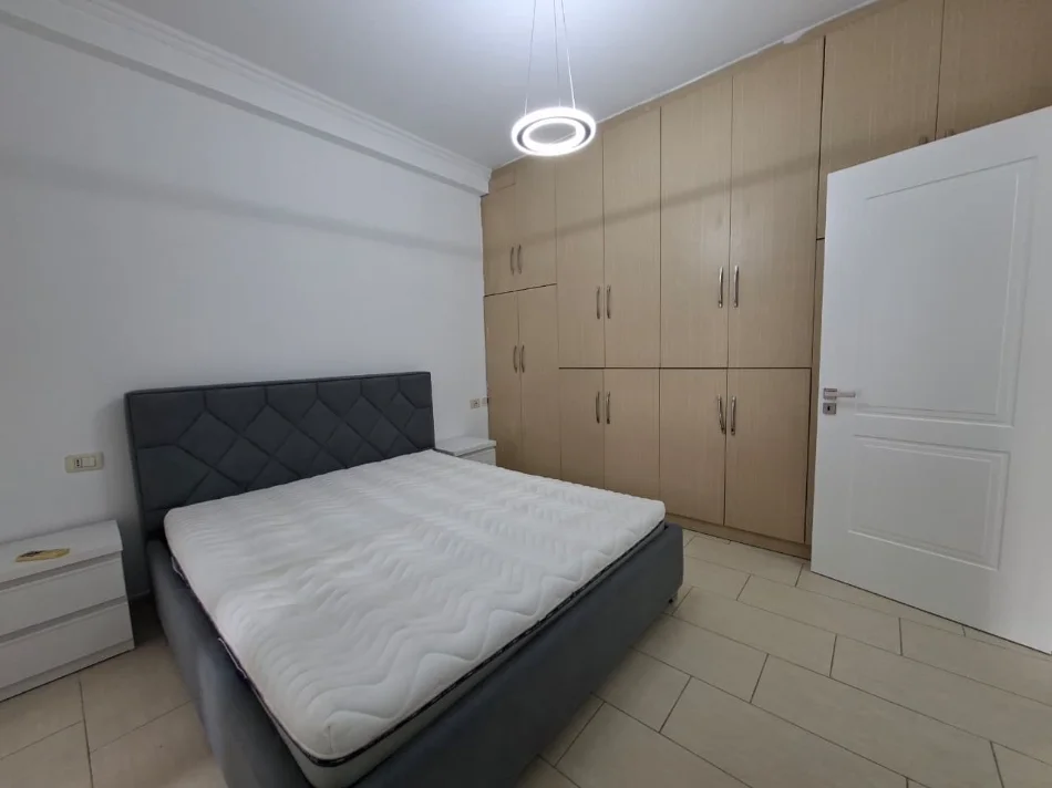 🏠 Me Qera: Super Apt. 1+1 & 1 Bllk (📍Qendër - Rr. Kavajës)🔥 Super vendndodhje || 5 min nga Qendra | 70,000 Lekë / Muaj💶