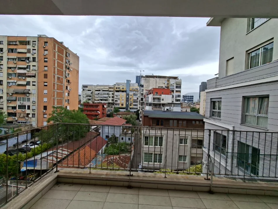 🏠 Me Qera: Super Apt. 1+1 & 1 Bllk (📍Qendër - Rr. Kavajës)🔥 Super vendndodhje || 5 min nga Qendra | 70,000 Lekë / Muaj💶