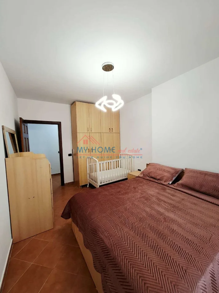 Tirane, jepet me qera apartament 2+1+Ballkon Kati 3, 115 m² 650 € (Rruga e Kavajes)