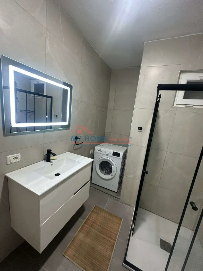 Tirane, jepet me qera apartament 2+1+Ballkon Kati 8, 75 m² 550 € (5 Maji)