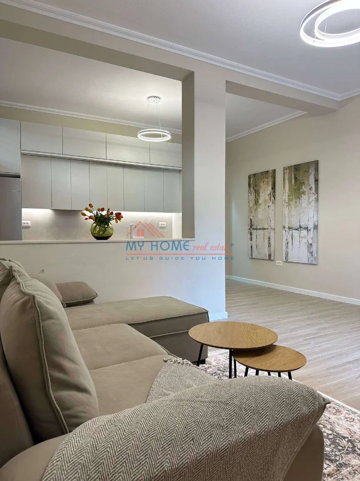 Tirane, jepet me qera apartament 1+1+Ballkon Kati 1, 65 m² 550 € (Rruga Zihni Sako)