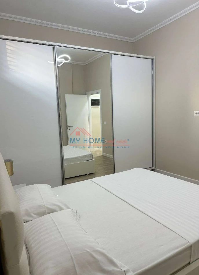 Tirane, jepet me qera apartament 1+1+Ballkon Kati 1, 65 m² 550 € (Rruga Zihni Sako)