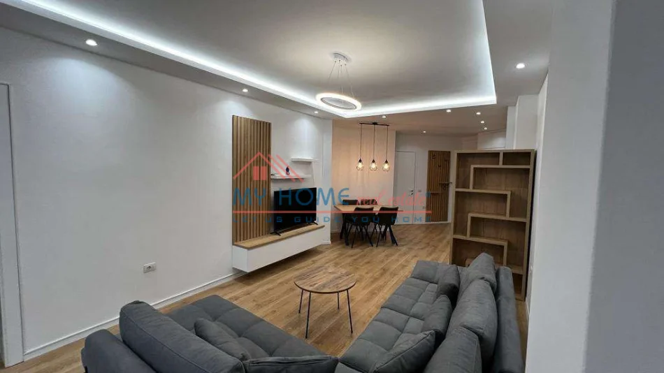 Tirane, jepet me qera apartament 1+1+Ballkon Kati 1, 70 m² 650 € (Xhamia e Tabakeve)