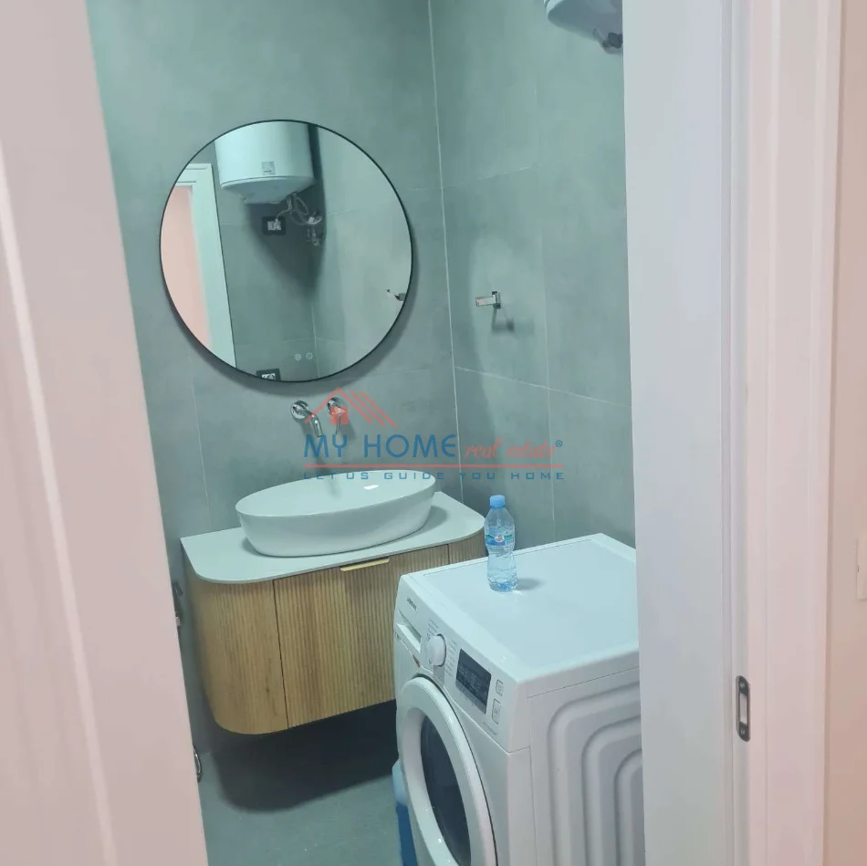 Tirane, jepet me qera apartament 2+1+Ballkon Kati 7, 133 m² 770 € (Zogu i Zi)