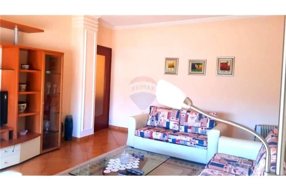 Tirane, jepet me qera apartament 2+1+Ballkon Kati 6, 105 m² 650 € (Islam Alla)