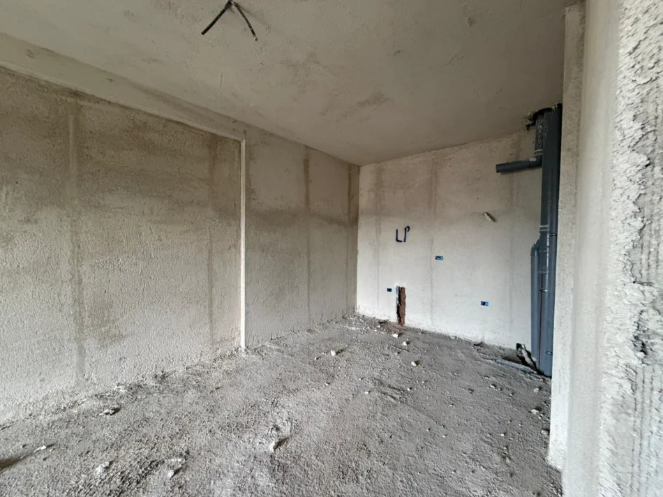 SHITET : 1+1📍Ish Fusha e Aviacionit (Prane Shkolles Dhori Leka) - Faze Suvatimesh || 145,000€ - Sp.94m² - Mundesi si per Investim dhe banim