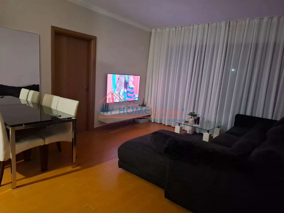 Tirane, shitet apartament 2+1+Ballkon Kati 5, 94 m² 155.000 € (Astir)