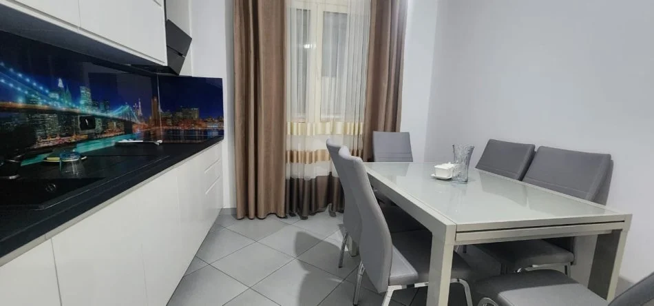 Tirane, jepet me qera apartament 2+1+Ballkon Kati 1, 88 m² 500 € (Rruga e Kavajes)