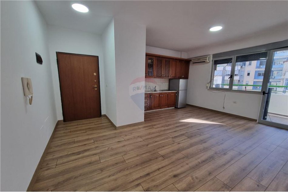 Tirane, shitet apartament 2+1 Kati 7, 80 m² 165.000 € (Rruga e Dibres)
