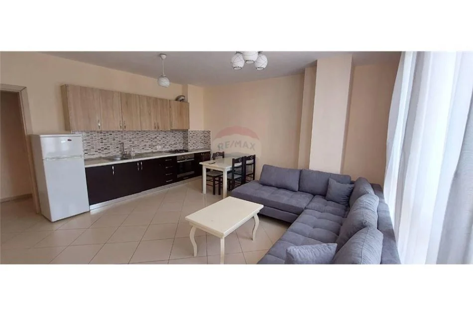 Tirane, jepet me qera apartament 2+1+Ballkon Kati 6, 87 m² 550 € (fiori di bosko)