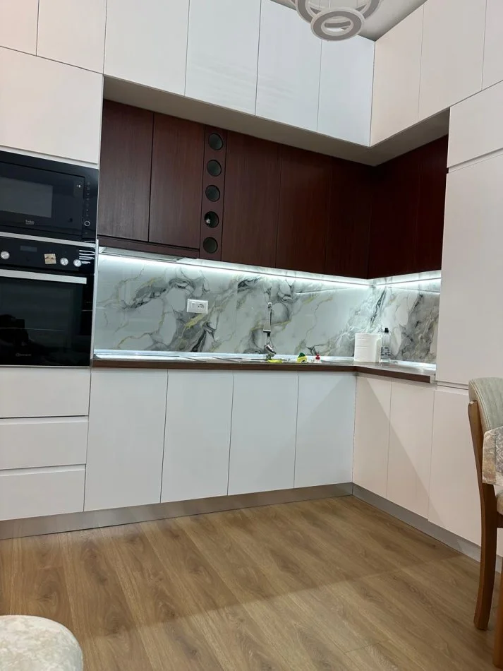 Tirane, jepet me qera apartament 1+1+Ballkon Kati 2, 58 m² 450 € (Rr.Dalip Topi) + Parkim.Nuk bashkepunojme me agjensi.