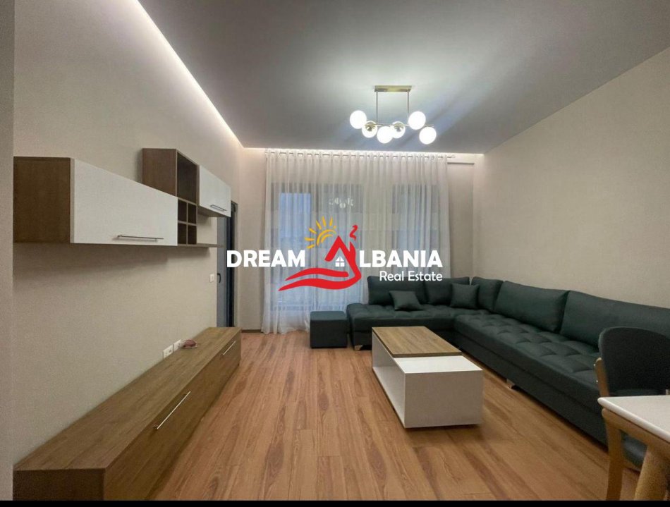 Tirane, jepet me qera apartament 1+1+Ballkon, Kati 5, 72 m² 650 € 