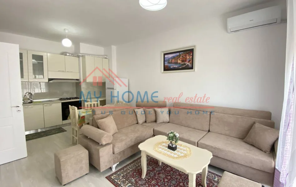 Tirane, jepet me qera apartament 1+1+Ballkon Kati 5, 90 m² 600 € (Kinostudio)