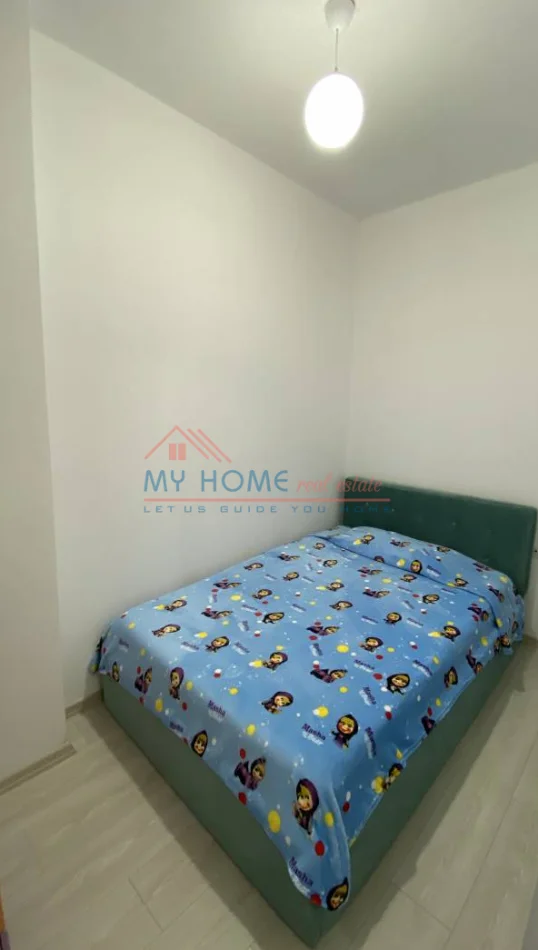 Tirane, jepet me qera apartament 1+1+Ballkon Kati 5, 90 m² 600 € (Kinostudio)