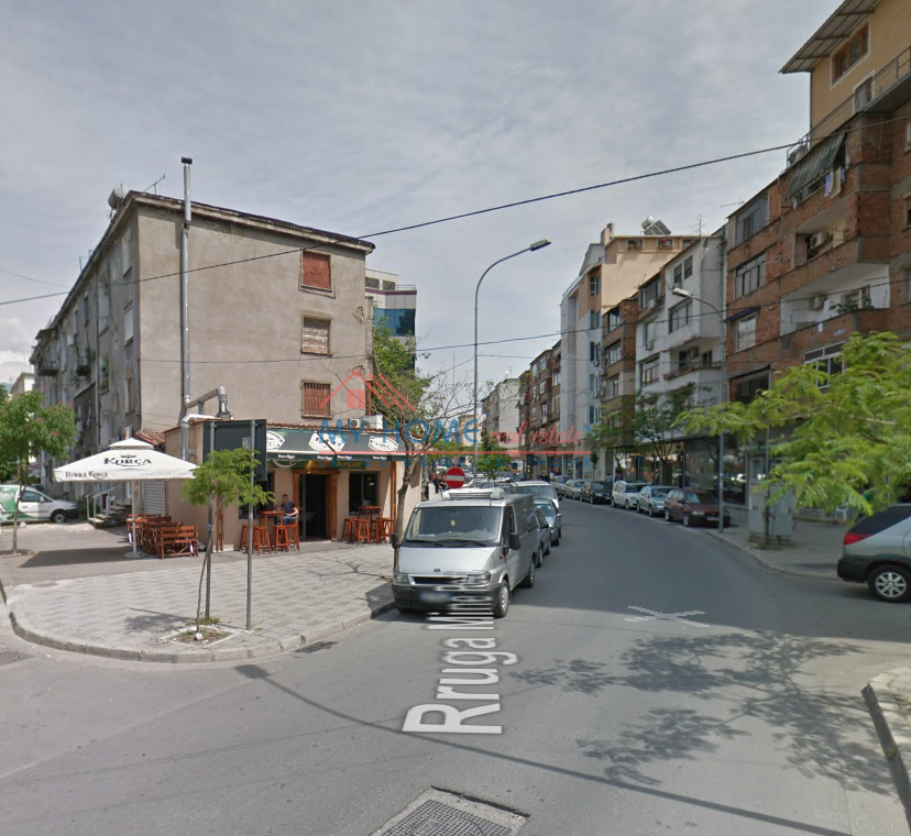 Tirane, shitet apartament 2+1+Ballkon Kati 1, 100 m² 207.000 € (Rruga Mine Peza)