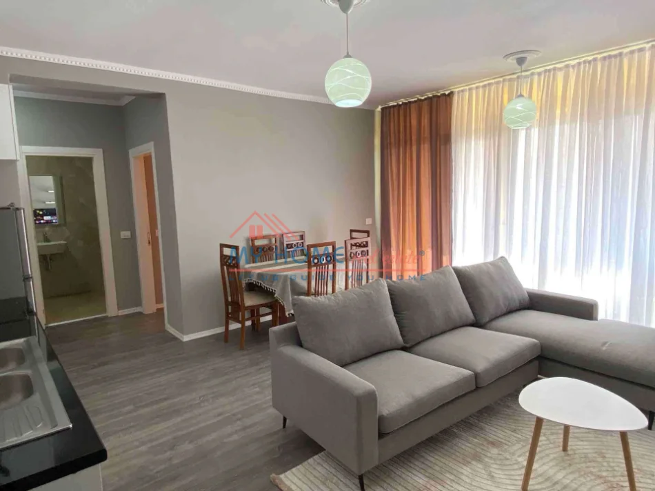 Tirane, jepet me qera apartament 1+1+Ballkon Kati 2, 65 m² 470 € (Bulevardi i Ri)