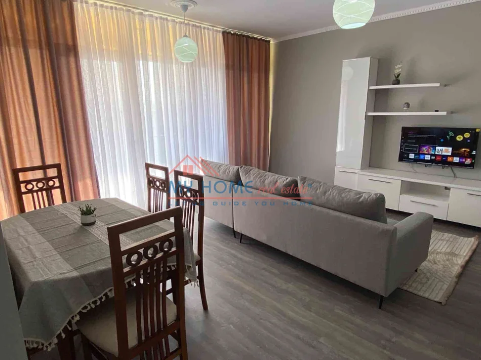 Tirane, jepet me qera apartament 1+1+Ballkon Kati 2, 65 m² 470 € (Bulevardi i Ri)