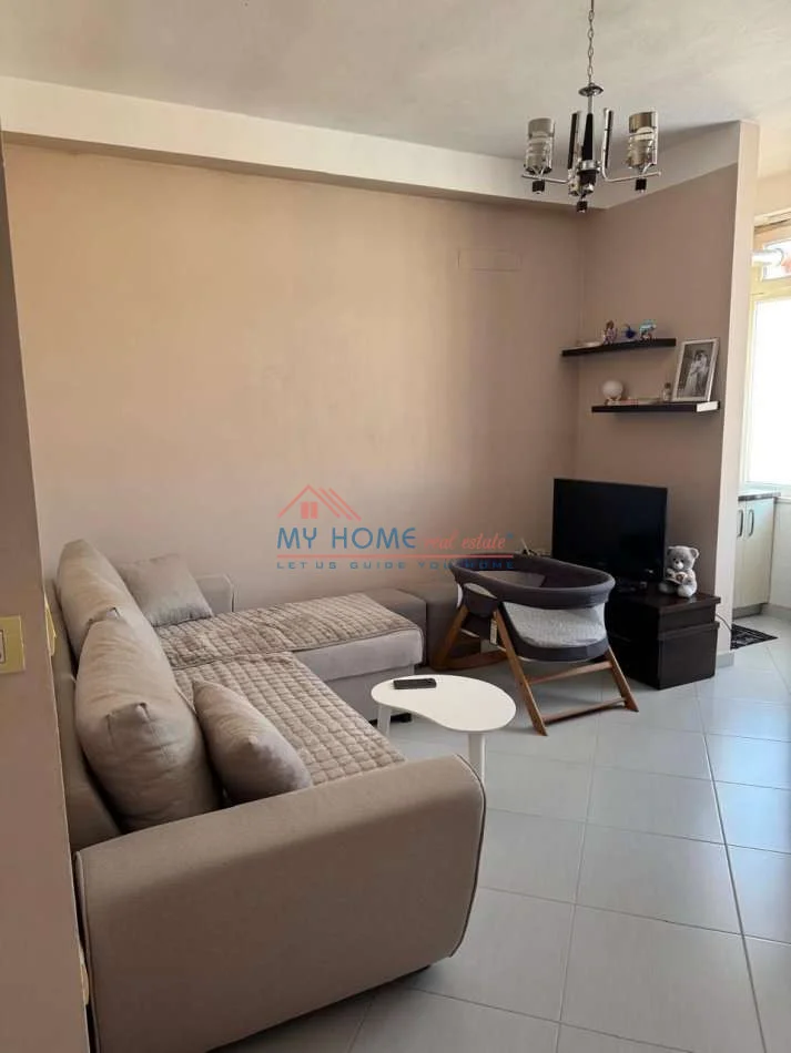 Tirane, jepet me qera apartament 1+1+Ballkon Kati 6, 56 m² 600 € (Rruga Siri Kodra)