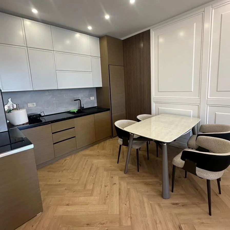 Tirane, jepet me qera apartament 1+1 Kati 11, 75 m² 850 € (GOLDEN TOWER REZIDENCE)