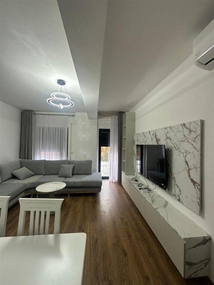 Tirane, jepet me qera apartament 1+1 Kati 3, 81 m² 700 € (KODRA DIELLIT 2)