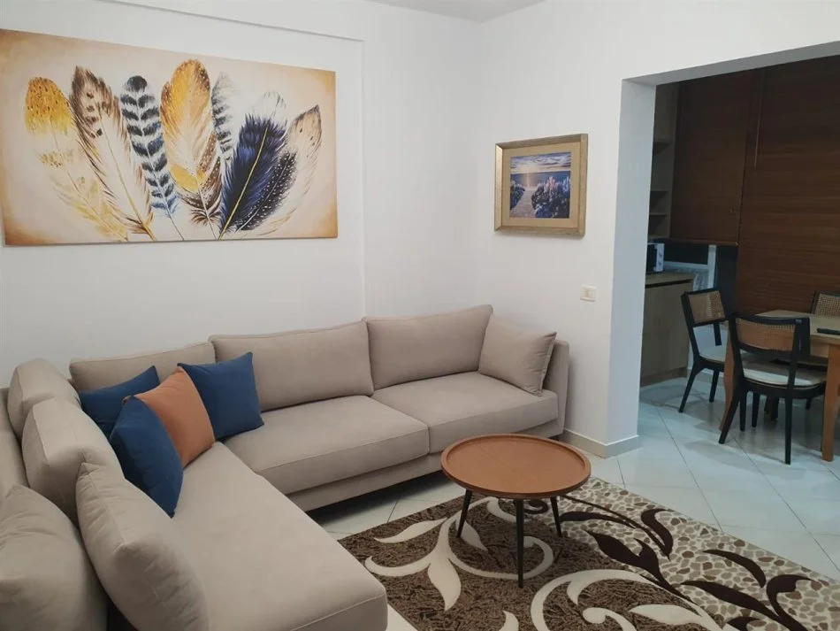 Tirane, jepet me qera apartament 1+1 Kati 3, 60 m² 600 € (KODRA DIELLIT)