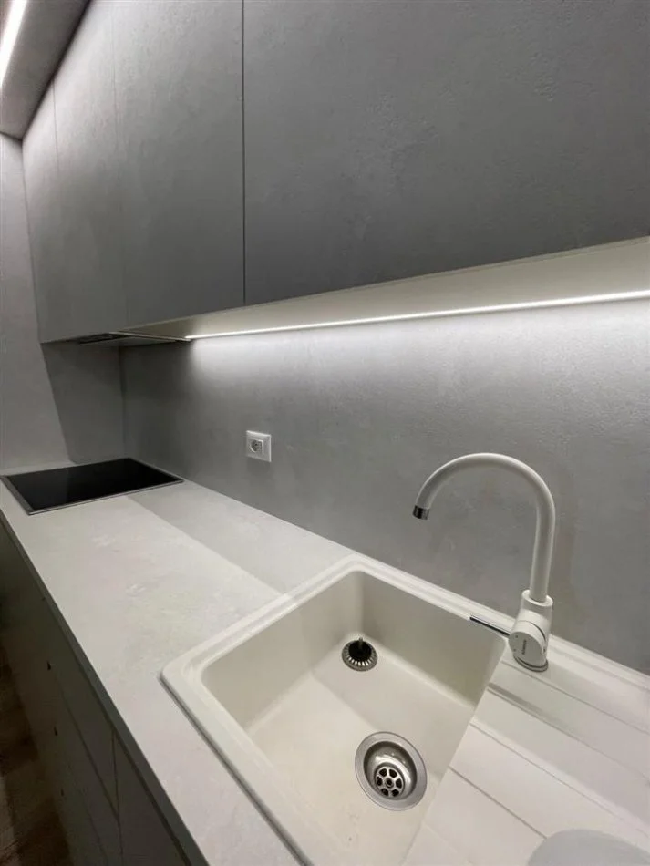 Tirane, jepet me qera apartament 1+1 Kati 8, 75 m² 850 € (SQUARE 21)