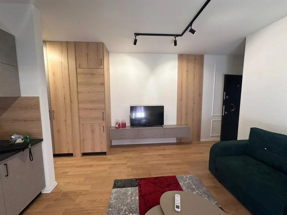 Tirane, jepet me qera apartament 1+1 Kati 3, 70 m² 550 € (SELITE)