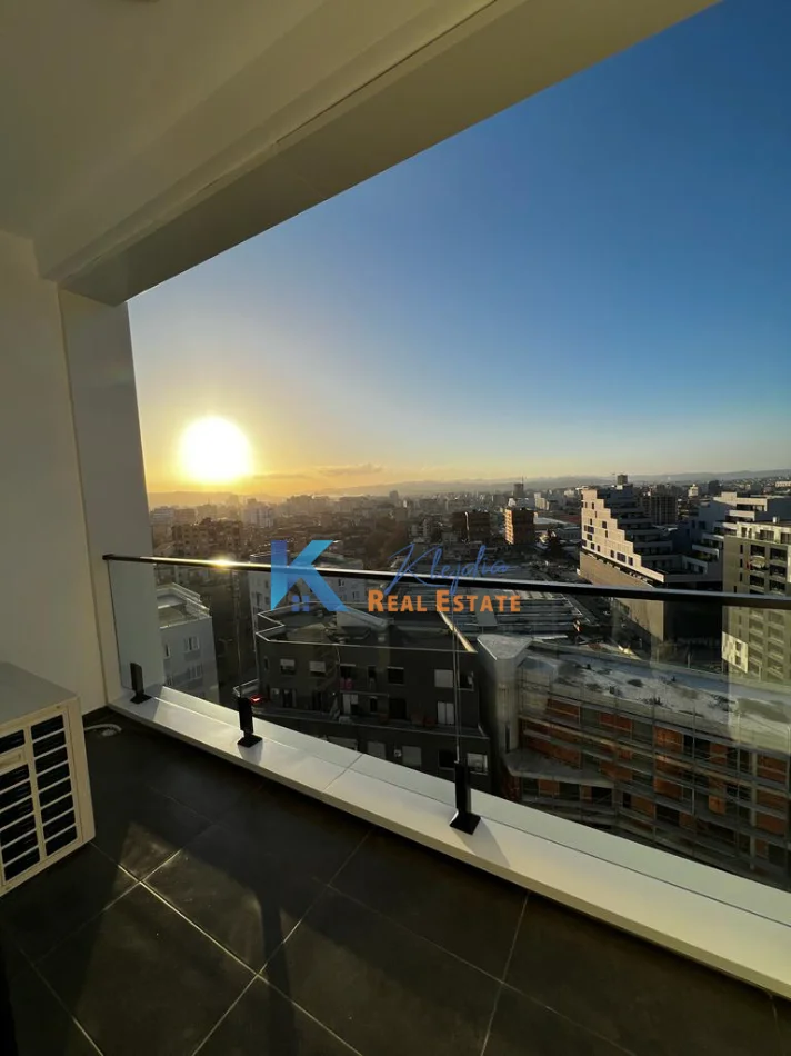 Tirane, jap me qera apartament 1+1+Ballkon Kati 11, 75 m² 620 € (Kompleksi Arlis, Farmacia 10)
