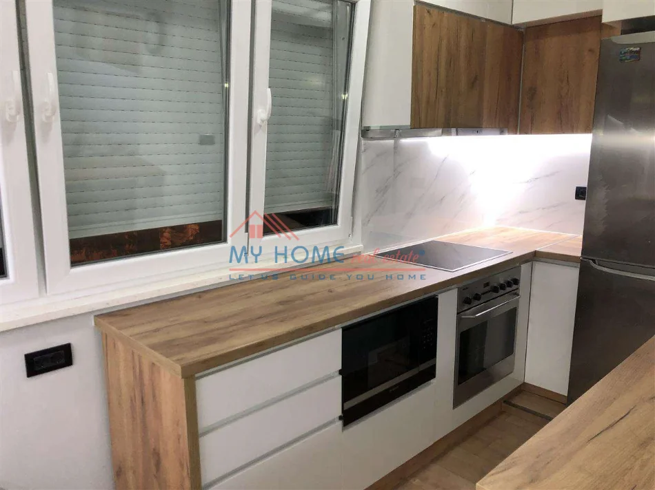 Tirane, jepet me qera apartament 1+1+Ballkon Kati 2, 65 m² 650 € (Myslym Shyri)