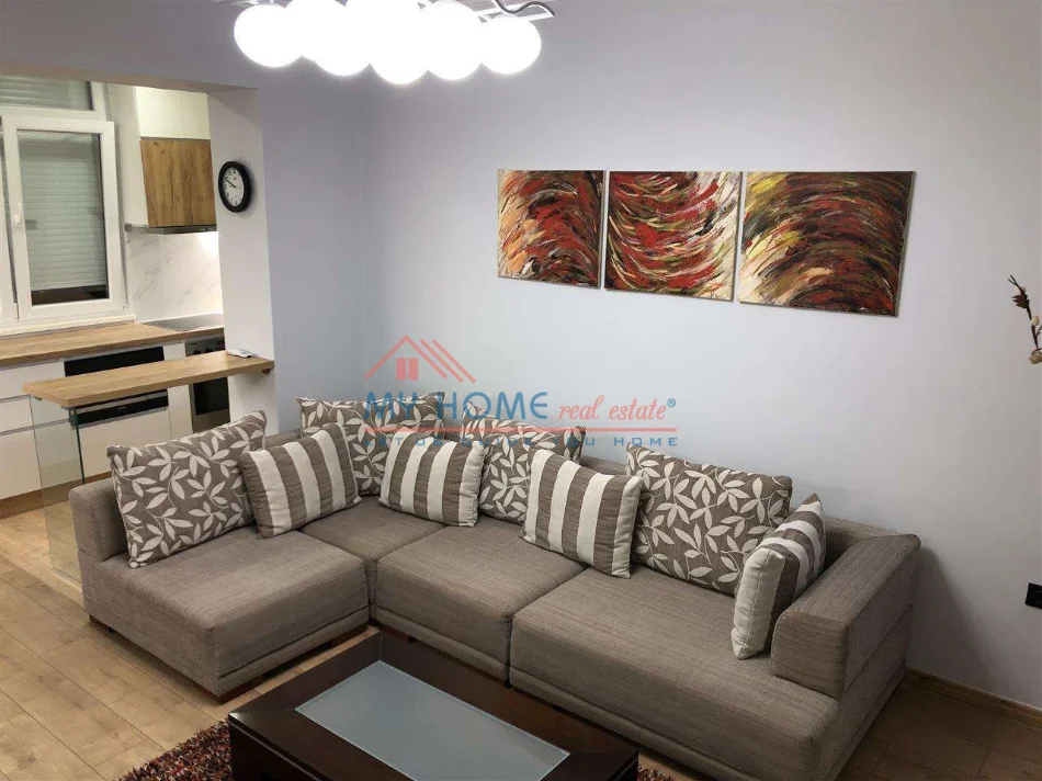 Tirane, jepet me qera apartament 1+1+Ballkon Kati 2, 65 m² 650 € (Myslym Shyri)
