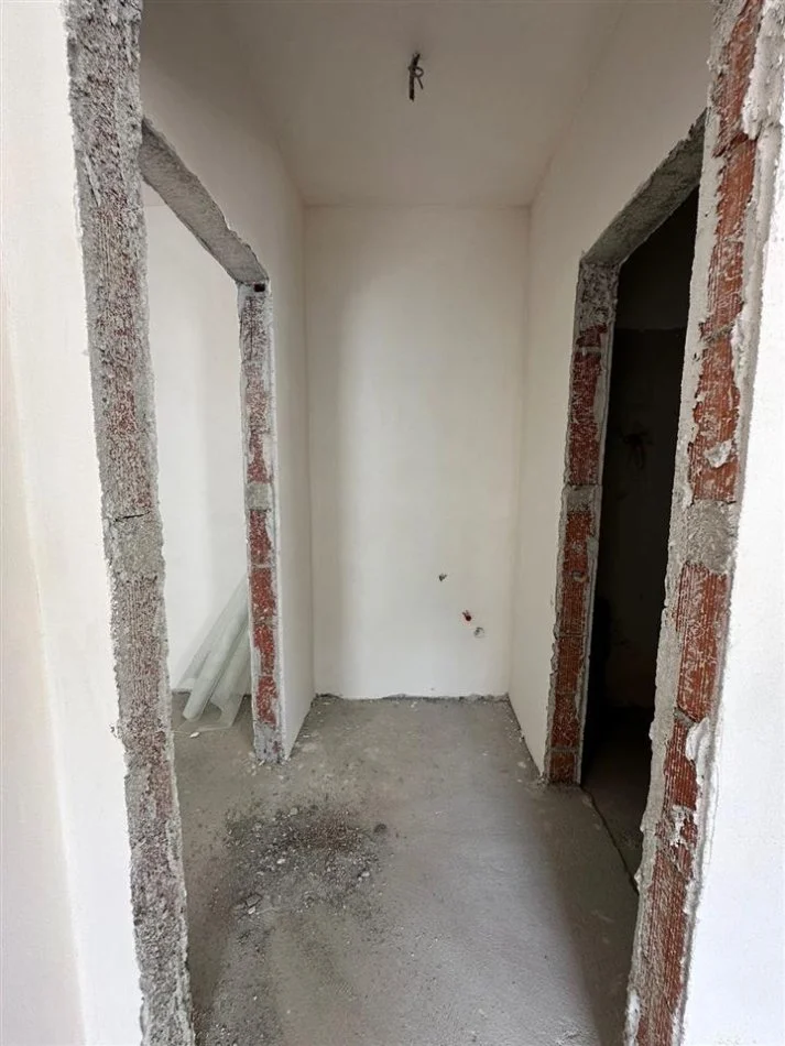 Tirane, shitet apartament 1+1 Kati 4, 66 m² 65.000 € (UNIVERS CITY)