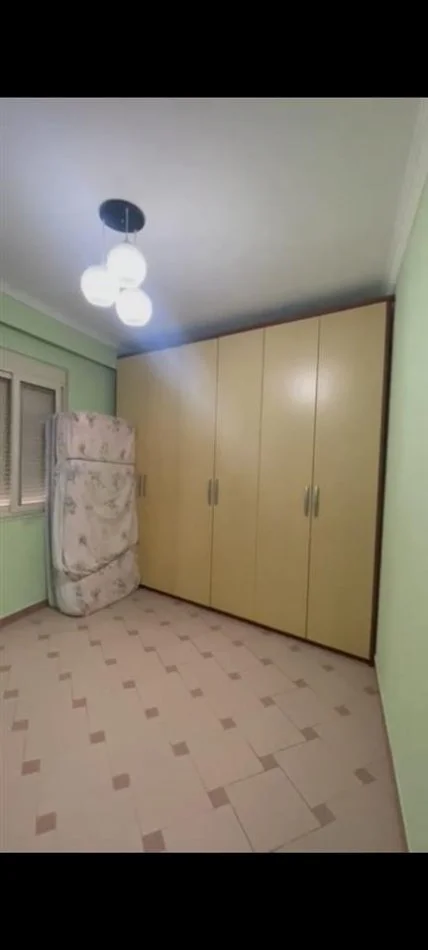 Tirane, jepet me qera apartament 1+1 Kati 2, 74 m² 650 € (Rruga Durresit)