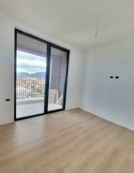Tirane, shitet apartament 1+1 Kati 9, 75 m² 120.000 € (REZIDENCA 5D)