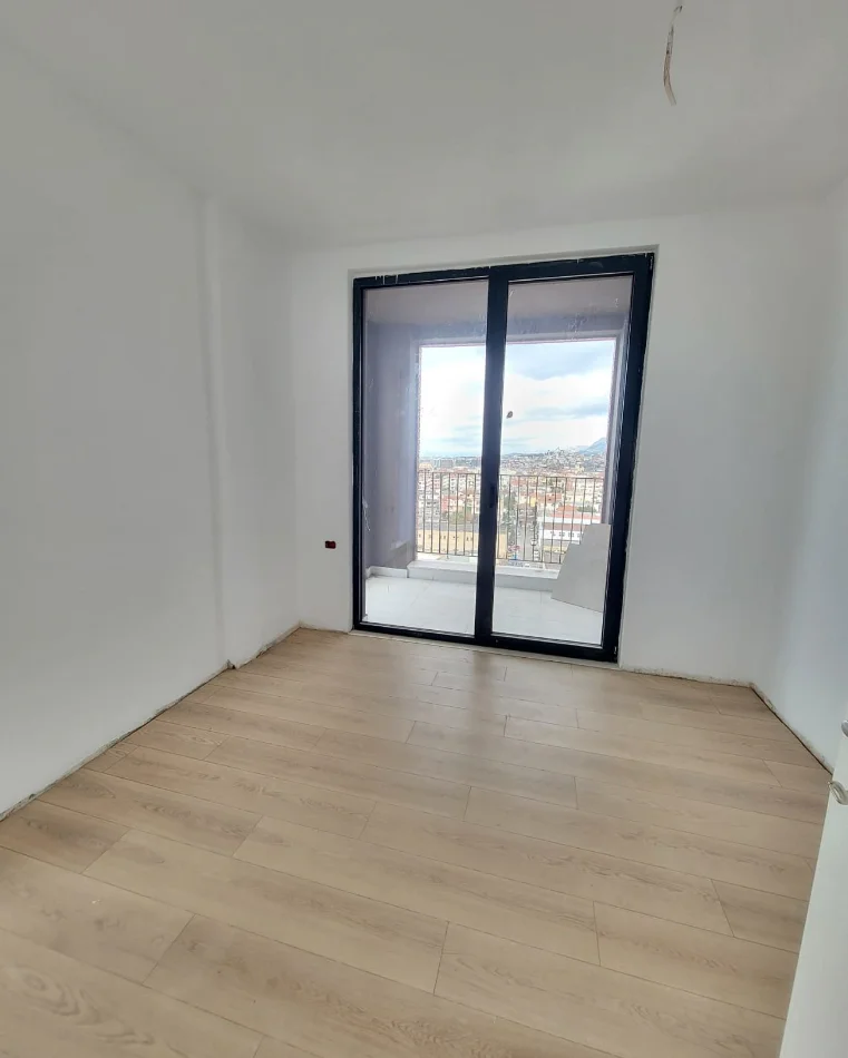 Tirane, shitet apartament 1+1 Kati 9, 76 m² 120.000 € (RRUGA SIRI KODRA)