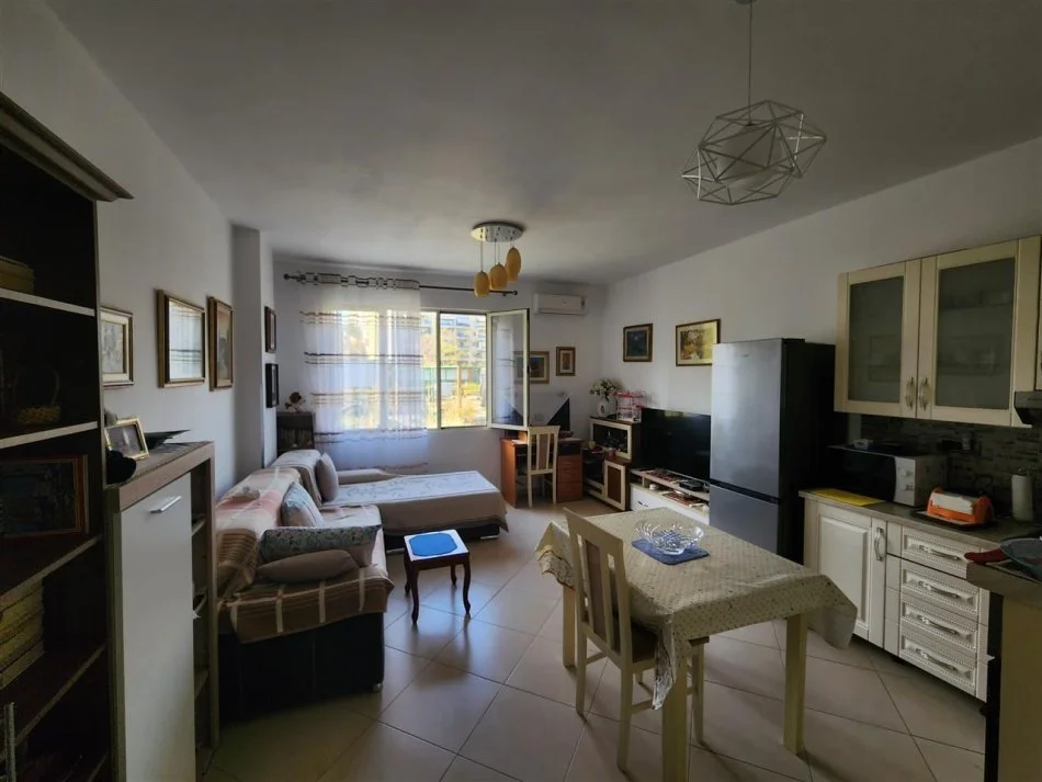 Tirane, shitet apartament 1+1 , 70 m² 165.000 € (kopshti zoologjik)