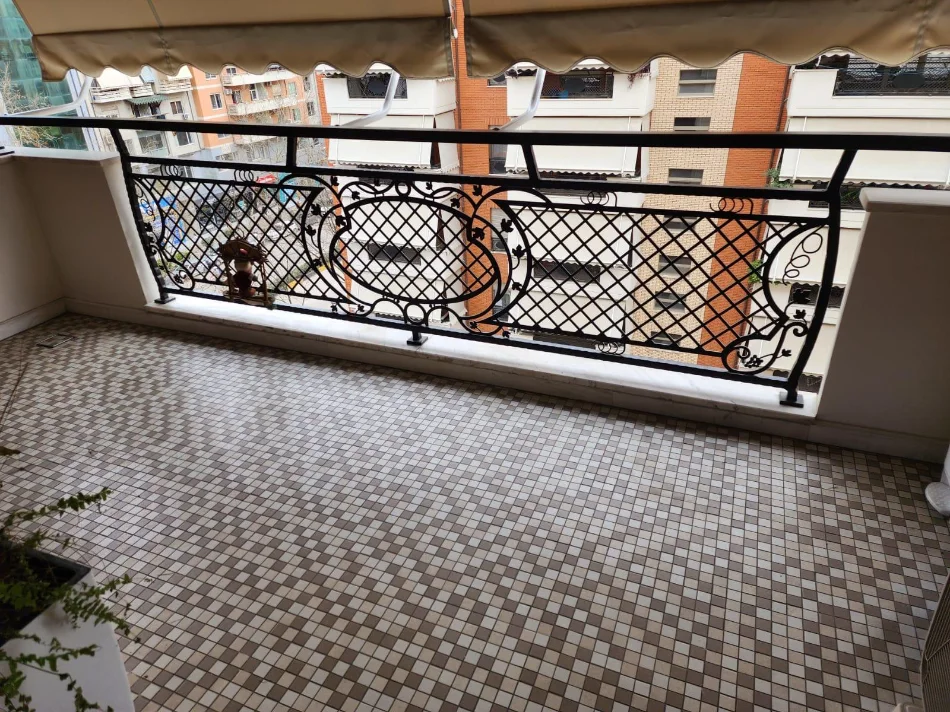 Tirane, jepet me qera apartament 1+1 Kati 4, 75 m² 800 € (KOMPLEKSI DELIJORGJI)