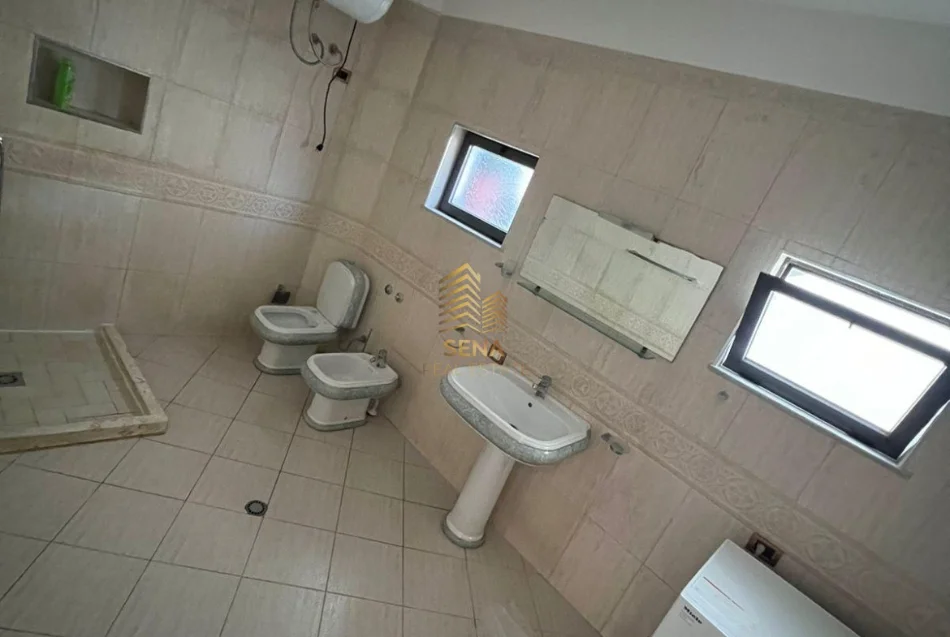 Tirane, jepet me qera apartament 1+1 Kati 2, 75 m² 370 € (Qyteti Studenti)