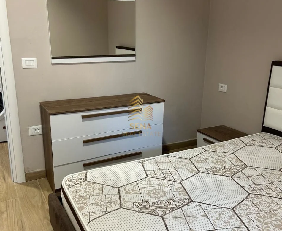 Tirane, jepet me qera apartament 1+1 Kati 1, 60 m² 350 € (Yzberisht)