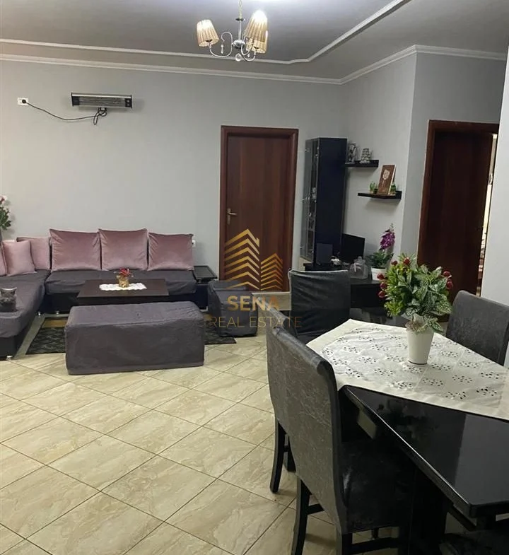 Tirane, shitet apartament 2+1+Ballkon Kati 7, 100 m² 160.000 € (Fresku, Rruga Muhamet Deliu)