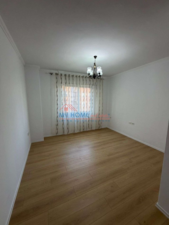 Tirane, shitet apartament 1+1+Ballkon Kati 3, 70 m² 91.000 € 