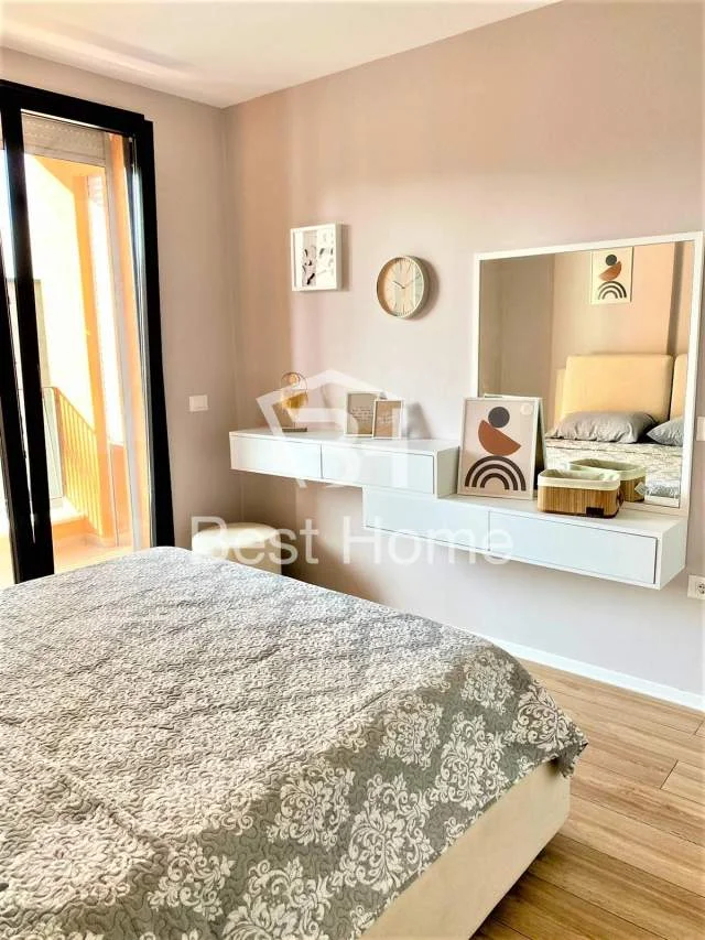 Tirane, jepet me qera apartament 1+1+BLK Kati 10, 68 m² 450 Euro (Kompleksi Zirkon, Rruga Kongresi i Manastirit)