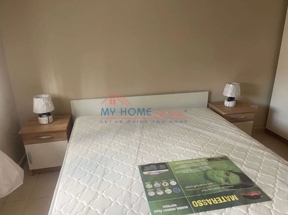 Tirane, jepet me qera apartament 1+1+Ballkon Kati 2, 70 m² 470 € (Bulevardi Bajram Curri)