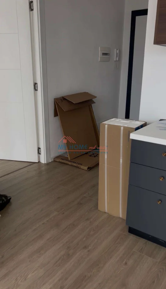Tirane, jepet me qera apartament 1+1+Ballkon Kati 6, 60 m² 450 € (Rruga Riza Cerova)