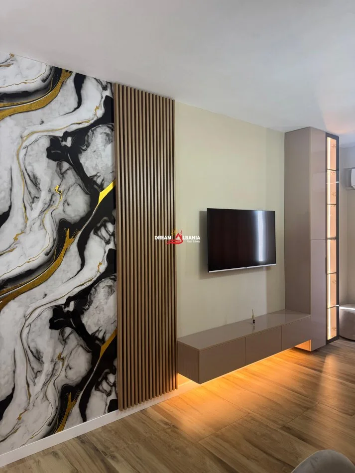 Tirane, jepet me qera apartament 1+1 , 70 m² 600 € (Kompleksi Star, Ish-Parku)