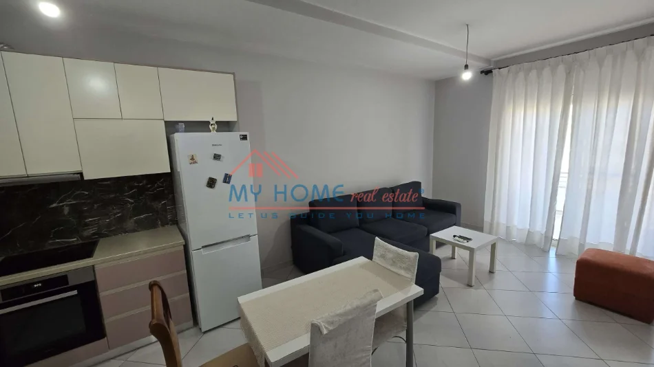 Tirane, jepet me qera apartament 1+1+Ballkon Kati 7, 65 m² 500 € (Spitali amerikan 3)