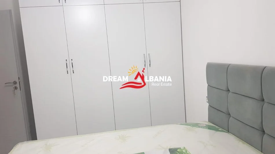 Tirane, jepet me qera 1+1 Kati 3, 60 m² 650 € (Komuna e Parisit, prane Kika 2)