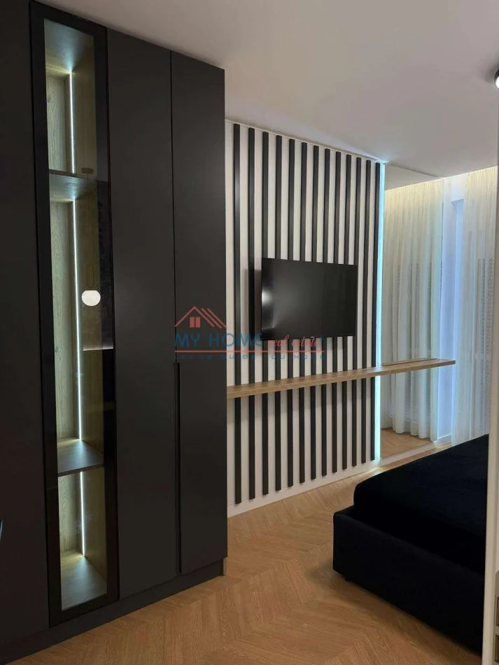 Tirane, jepet me qera apartament 1+1+Ballkon Kati 1, 65 m² 1.000 € (Rruga Eduart Mano)